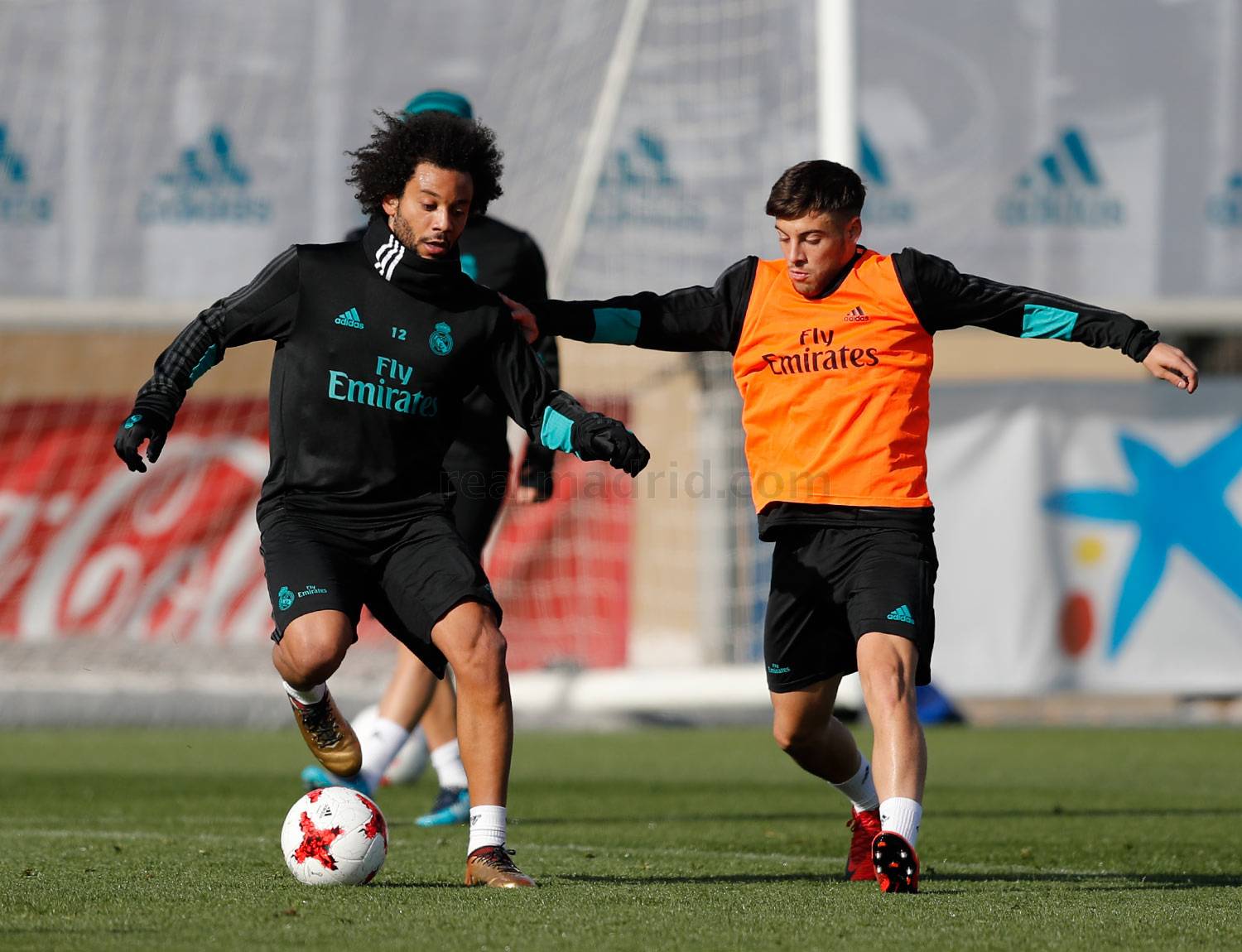 九游体育app官方下载包含集结日AC米兰备战国王杯，刷新队史纪录细节曝光，话题不断，球探报告显示潜力的词条